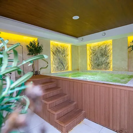 Kompleks Binis Aparthotel 4*