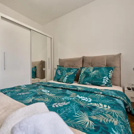 Apartahotel Kompleks Binis 4*