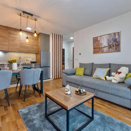 Hotel de apartamente Kompleks Binis 4*