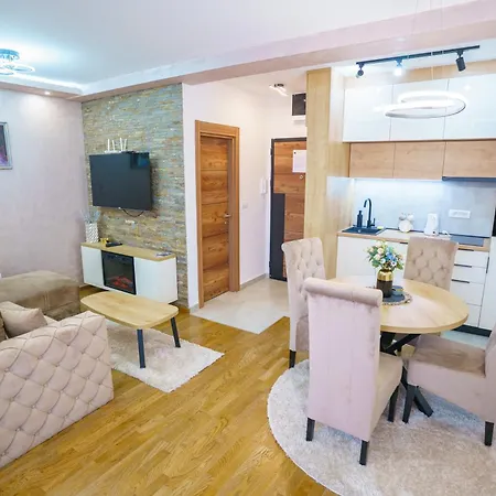 Kompleks Binis Apartahotel 4*